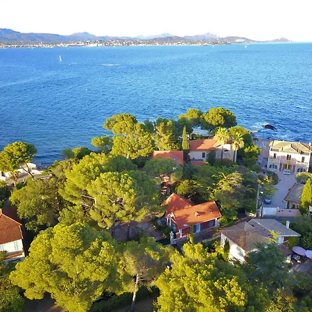 Unique Maison Pieds Dans L'eau Фрежюс